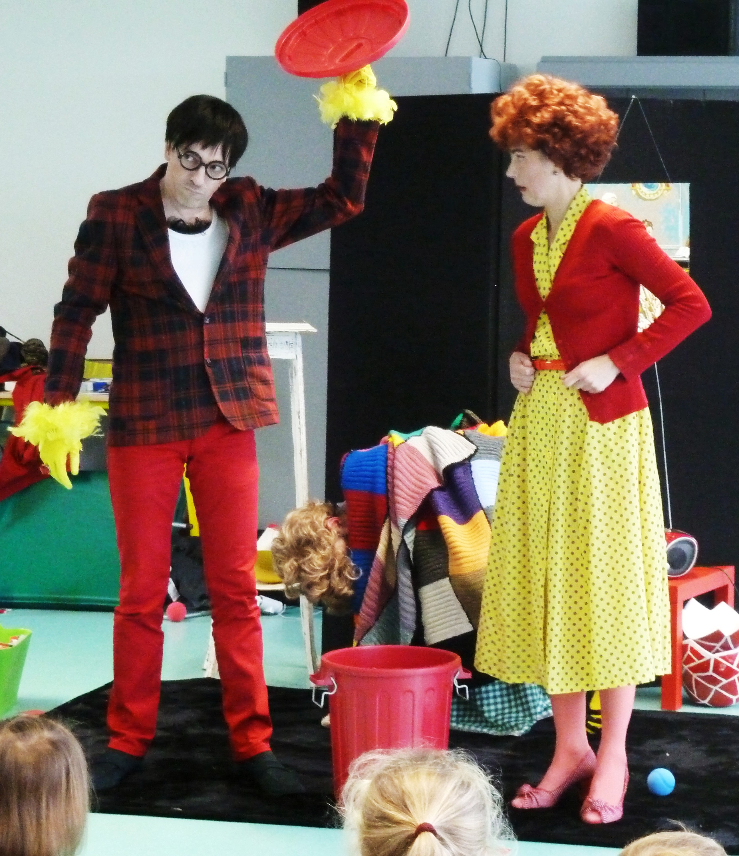 Voici Hector-Compagnie la Pierre et le Tapis-école maternelle Saint-Exupéry, Isle